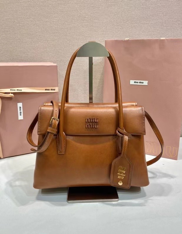 미우미우 5BA302 솔리테어 토트백 28x19.5x11cm