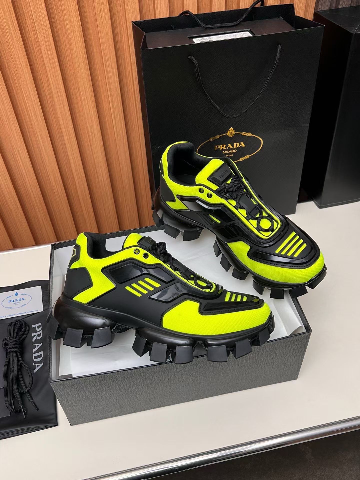 프라다 남녀 스니커즈 35-45