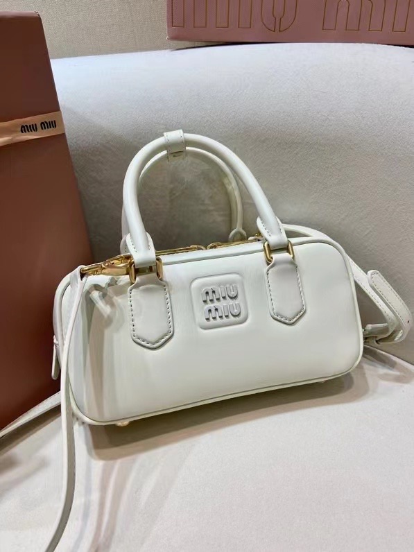 미우미우 5BB142 22x10.5x7.5cm