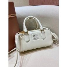 미우미우 22x10.5x7.5cm